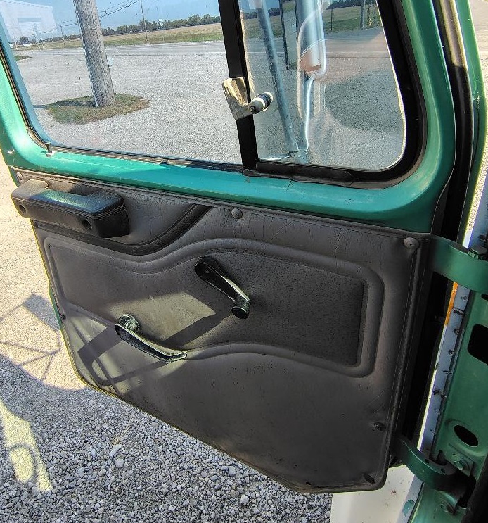 2000 INTERNATIONAL 4700 DT466E - Image 32